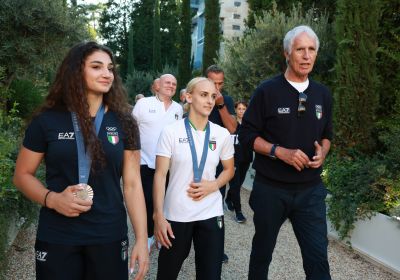 August 5: Alice D'Amato, Manila Esposito and men's foil team in Casa Italia