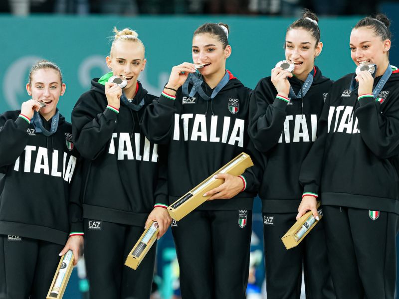 Ginnastica artistica: Fate d'argento nel concorso generale a squadre