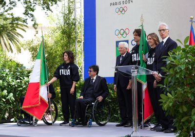 Mattarella consegna la bandiera ad Errigo e Tamberi