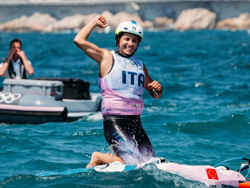 Sailing, epic Marta Maggetti: gold medal for the Italian in iQFOiL