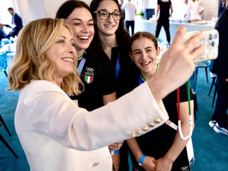 Visita del Presidente del Consiglio Giorgia Meloni a Casa Italia, al Villaggio Olimpico e alle gare