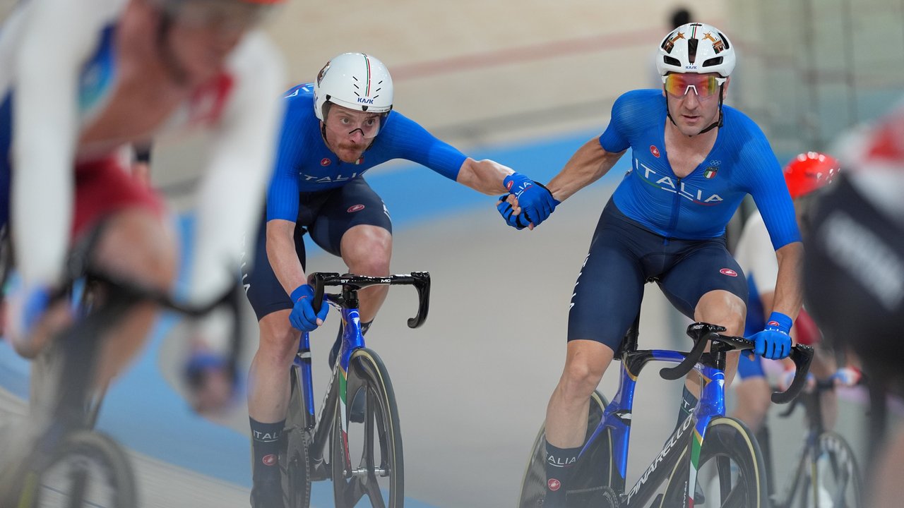 Silver for Elia Viviani and Simone Consonni in the Madison: Italia Team ...