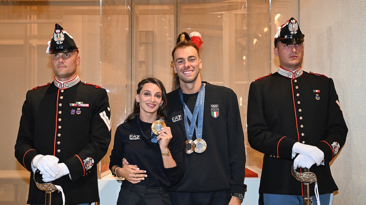 Rossella Fiamingo e Gregorio Paltrinieri portabandiera Italia Team alla