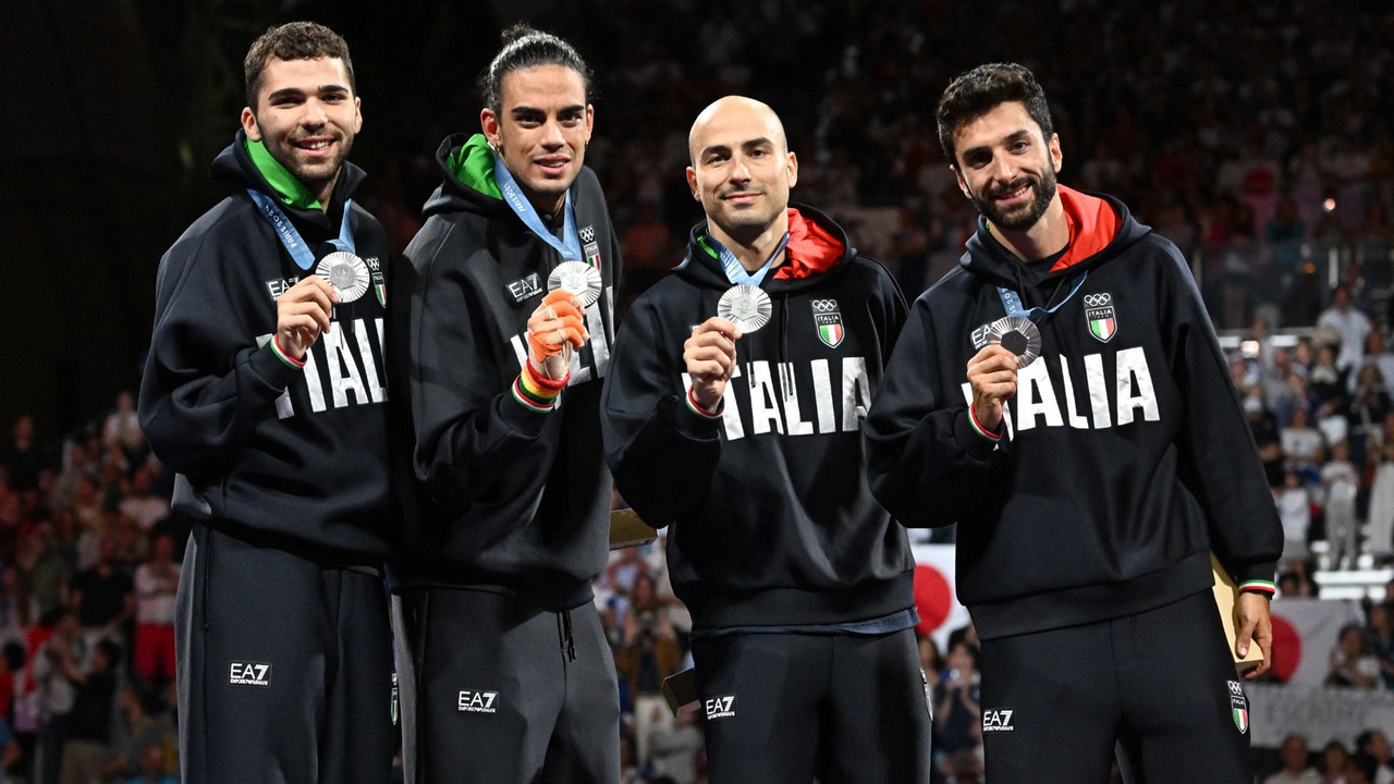 Argento olimpico per i fiorettisti azzurri: il Giappone si impone nella finale a squadre di Parigi