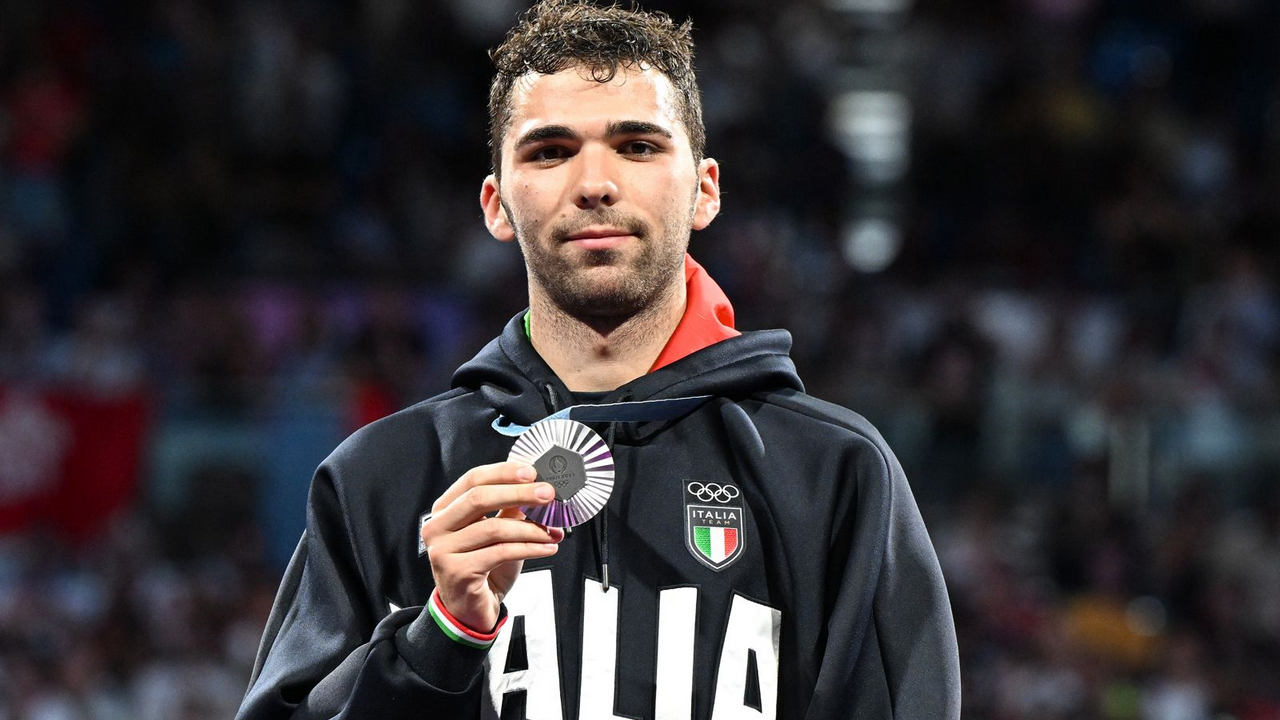 Foil: Filippo Macchi wins silver and steps onto the Olympic podium for the first time