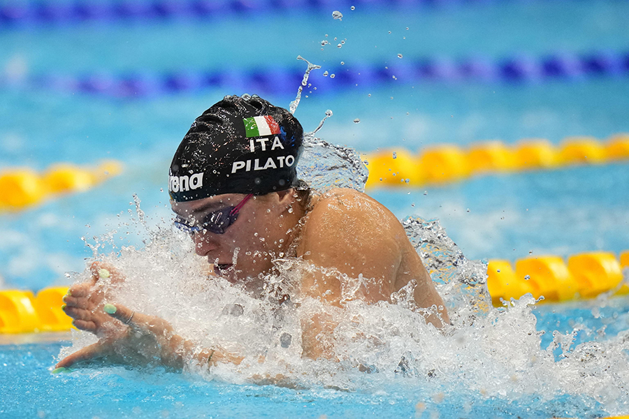 epa10774723 Benedetta Pilato of Italy competes in the Women's 50m Breaststroke heats during the World Aquatics Championships 2023 in Fukuoka, Japan, 29 July 2023.  EPA/HIROSHI YAMAMURA